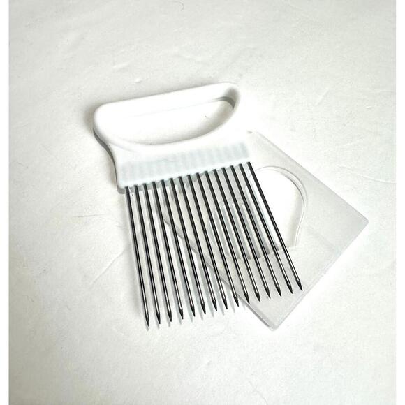 White Plastic Handle Stainless Steel Onion Slicer with Heart Case - Picture 2 of 4